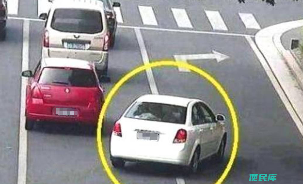 违规变道压白实线处罚（违规变道压实线的处罚方式）