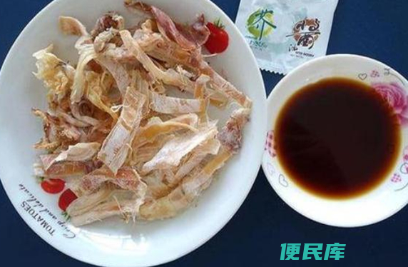 干鱿鱼怎么泡发最好（干鱿鱼完全泡发需要多长时间）