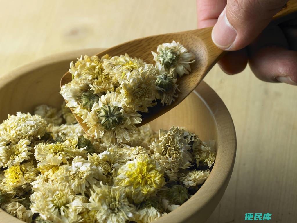 孕妇可以喝菊花茶吗（孕期能不能喝菊花茶有什么注意事项）
