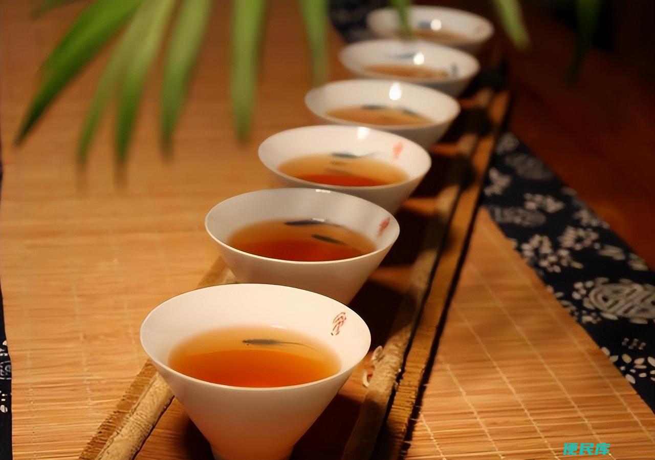 茶垢的清洗小窍门有哪些（茶垢是如何形成的有危害吗）