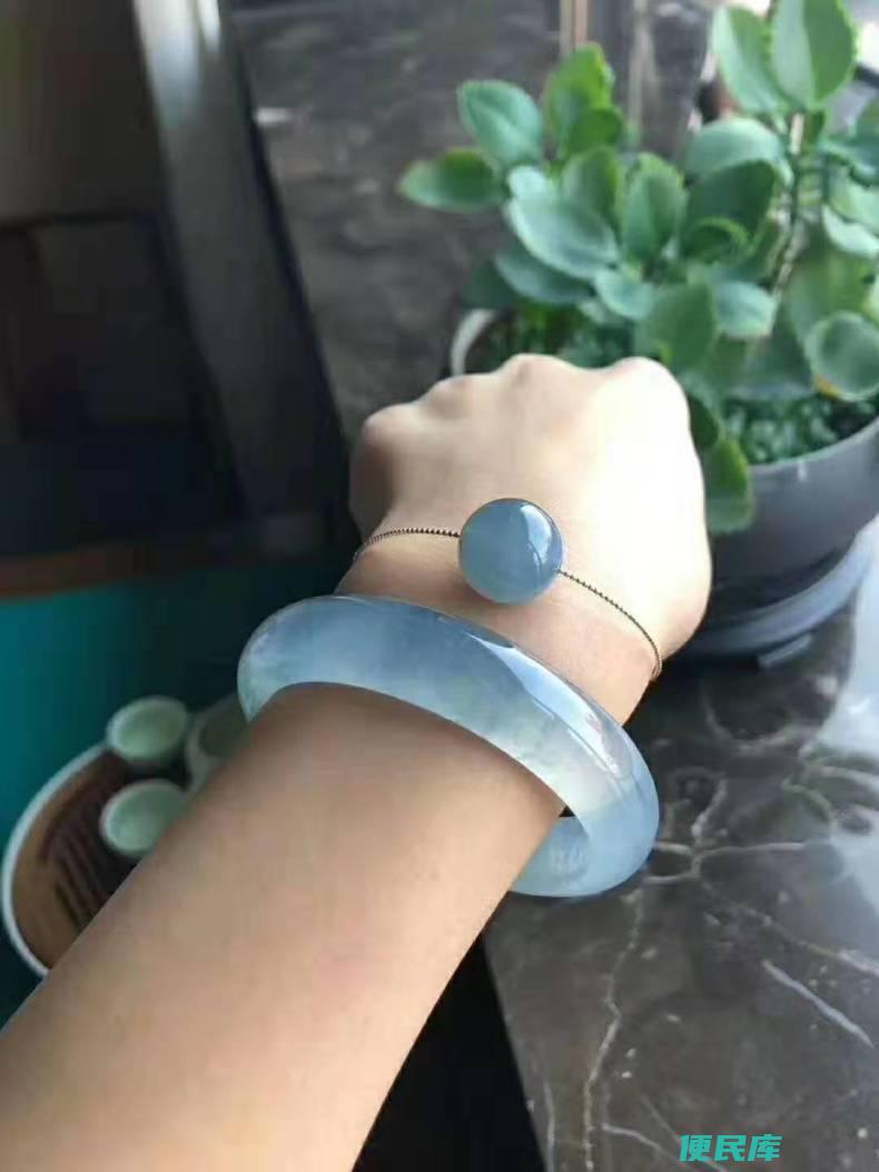 翡翠会越戴越透吗（人养玉玉养人这种说法有道理吗）