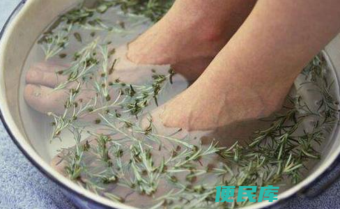 <font color='#ff7200'>艾草泡脚的禁忌注意事项（艾草泡脚的禁忌）</font>