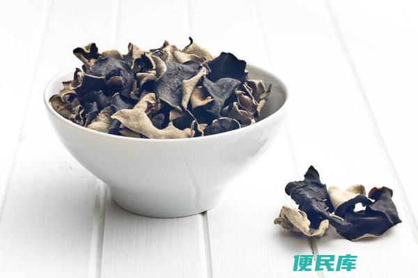 木耳没熟会中毒吗（黑木耳吃不对竟会中毒吗要注意什么）
