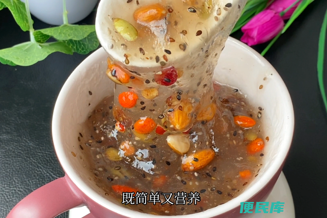 藕粉为何不透明（解释藕粉无法溶解成透明状的原因）