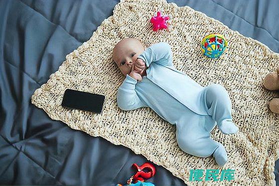 小孩什么时候开始说话（小婴儿语言发展阶段和影响因素）