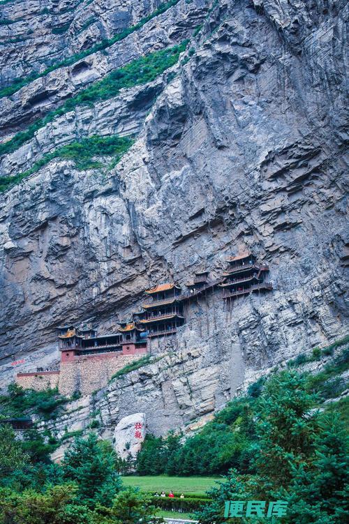 悬空寺在什么地方（悬空寺是在哪个年代建造而成的）