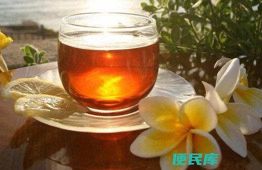红茶喝与不喝的影响（分析喝红茶的好处和坏处）