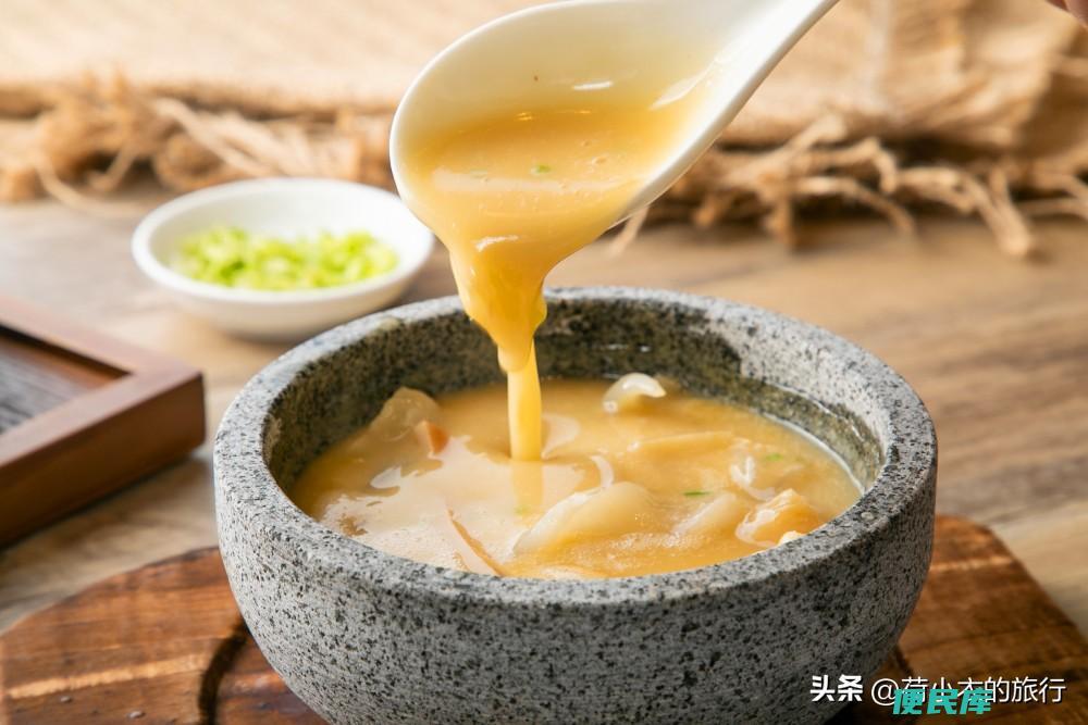 鱼胶是鱼的哪个部位（鱼胶和花胶是一种东西吗有什么营养）