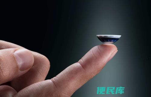 怎么取隐形眼镜（取出隐形眼镜的操作方法）