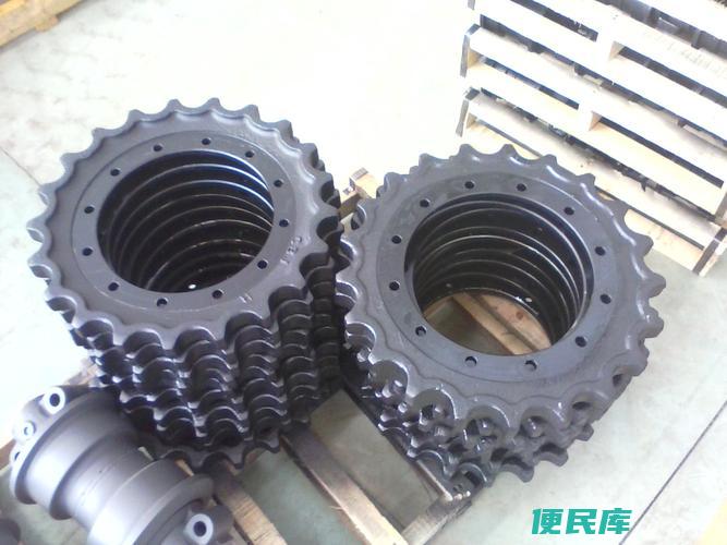 驱动轮是前轮还是后轮（驱动轮位于前轮还是后轮）