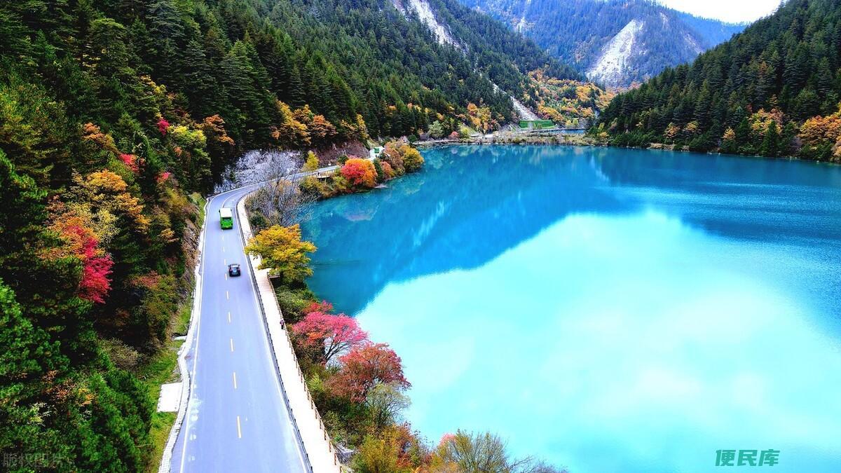 九寨沟旅游攻略及必去景点（九寨沟四条游玩路线推荐）