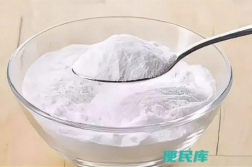 泡打粉小苏打有何区别（解析泡打粉和小苏打的差异）