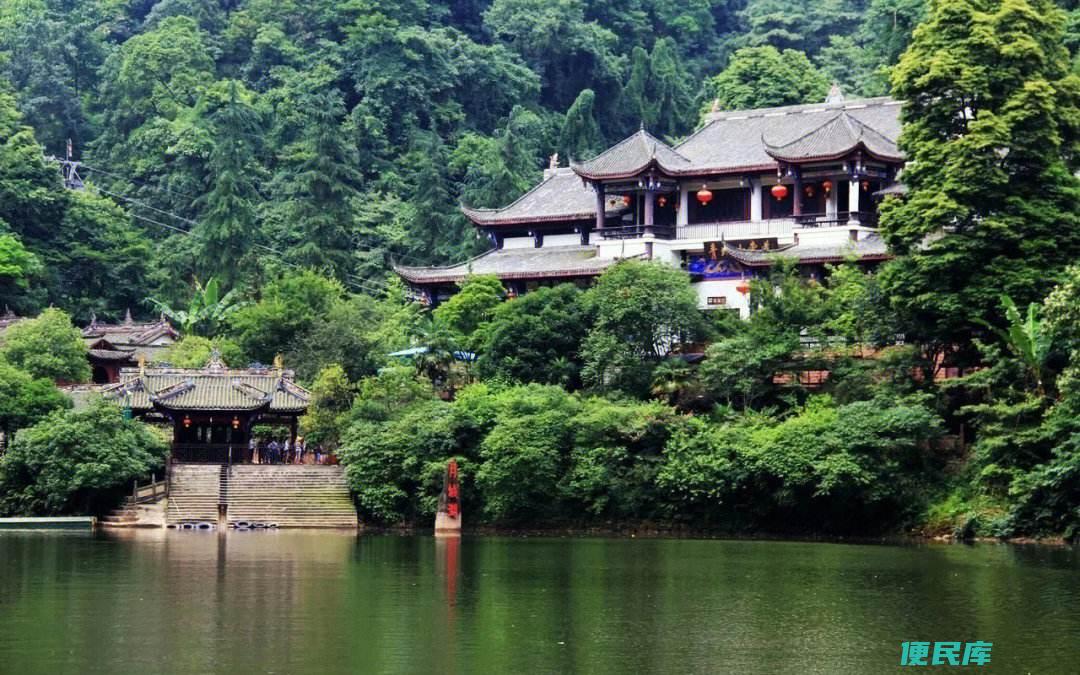 成都附近好玩的地方（7个成都周边自驾旅游景区推荐）