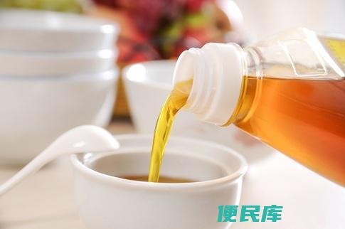 家用油烫伤处理妙招（分享家用油烫伤的处理技巧）