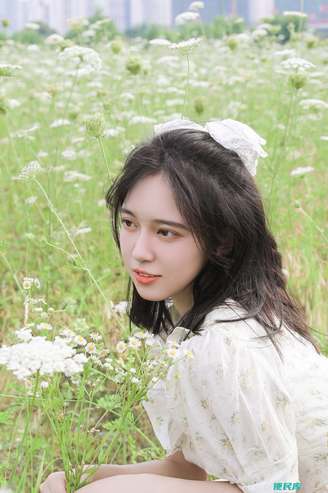 花海怎么拍照好看（7个在花海中拍照好看的姿势推荐）