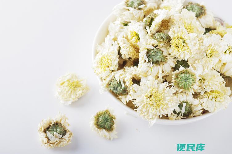 菊花茶正确<font color='#ff7200'>泡法</font>大公开（探秘泡制菊花茶的正确步骤）