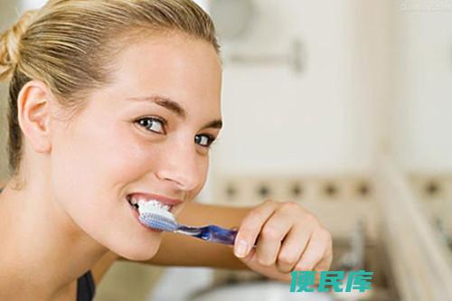 月子期刷牙可行吗（探讨坐月子期间刷牙的可行性）