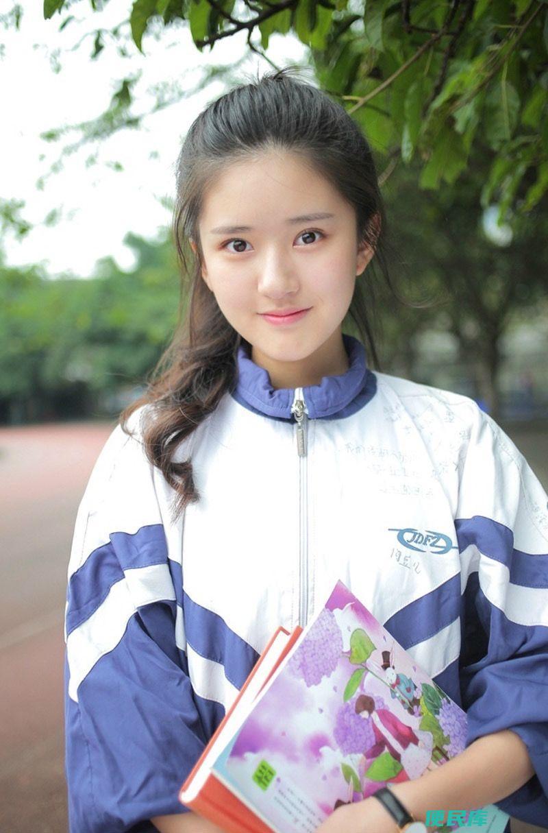 马尾辫怎么扎（盘点女生扎马尾辫需要注意哪些讲究）