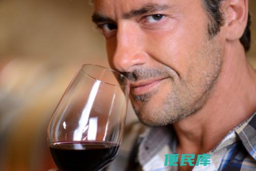 喝酒脸红的原因（喝酒后脸红的真正原因）