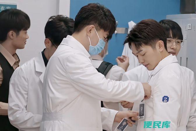 实习标志贴纸的贴法和方法（实习生在实习期间需佩戴的标志贴纸的使用方法）