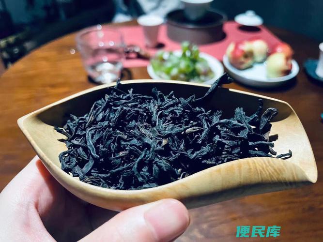 百年老枞水仙的特点和口感（百年老枞水仙茶的特征和滋味）