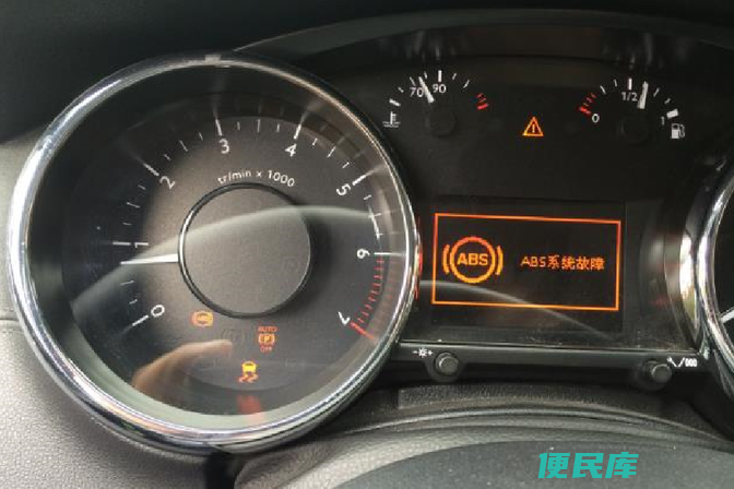 ABS黄灯亮起来是怎么回事（ABS故障黄灯的原因及处理方式）