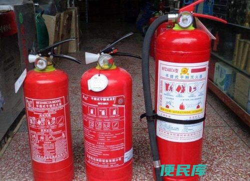 干粉灭火器检查周期（干粉灭火器的定期检查时间）