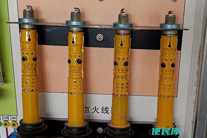 如何判断火花塞是否需要更换 (判断火花塞寿命是否到期的方法)