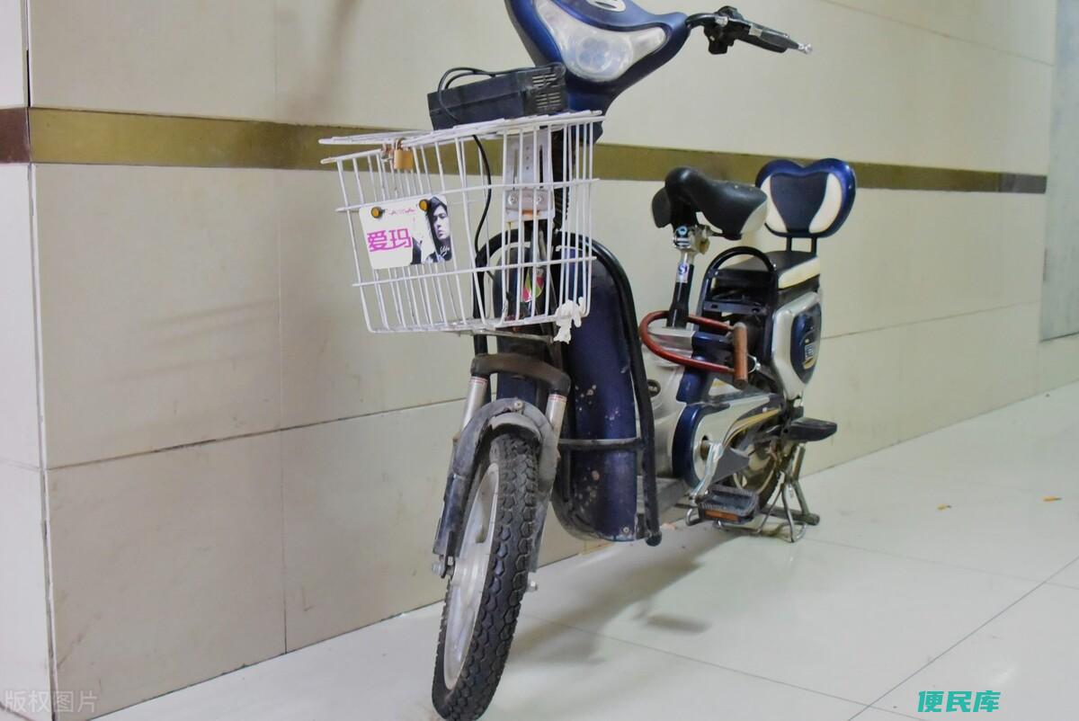 电动车充电器通用吗（电动自行车充电器的正确使用方法）