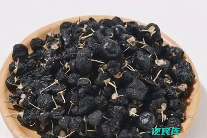 黑枸杞的性质是热还是凉（探讨黑枸杞的性质是属于热性还是凉性）