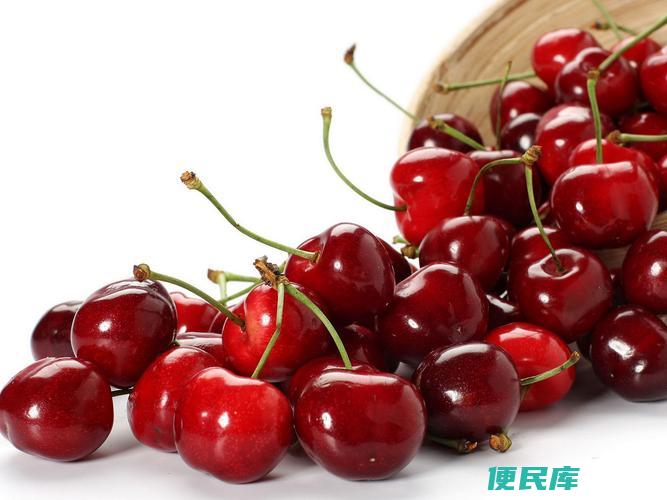 车厘子内部白虫的原因（车厘子里出现小白虫的原因是什么）