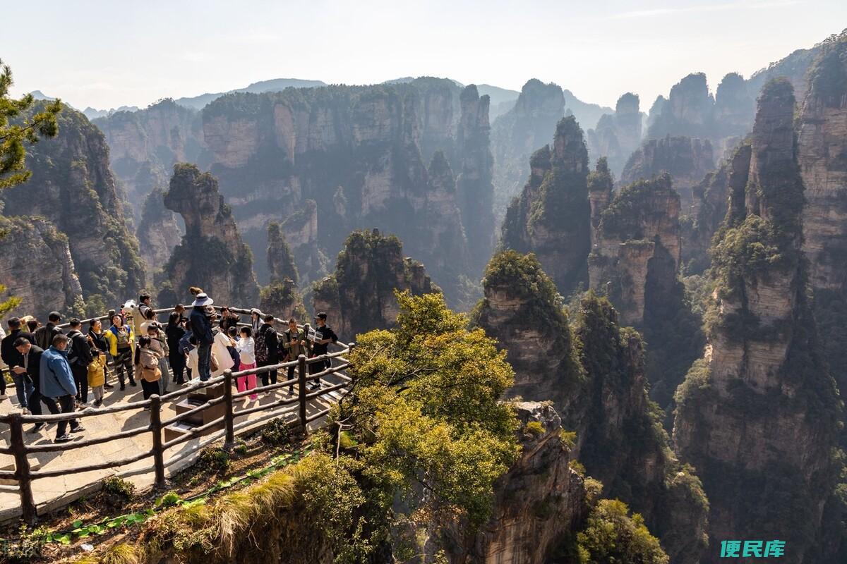 张家界旅游攻略及花费（去张家界旅游三天要花多少钱）