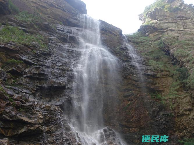 庐山瀑布在哪个地方（指明庐山瀑布的位置）