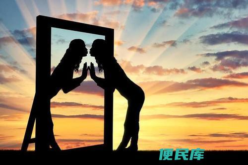 解释盲目自信的含义（对盲目自信的意思进行解释）