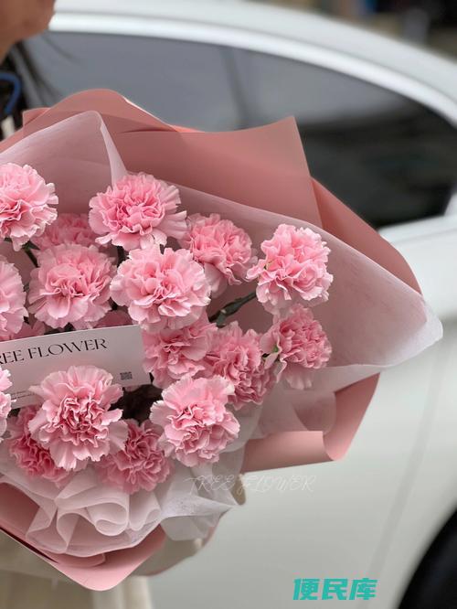 闺蜜生日送什么花比较适合女性（女性生日适合送什么花给闺蜜）