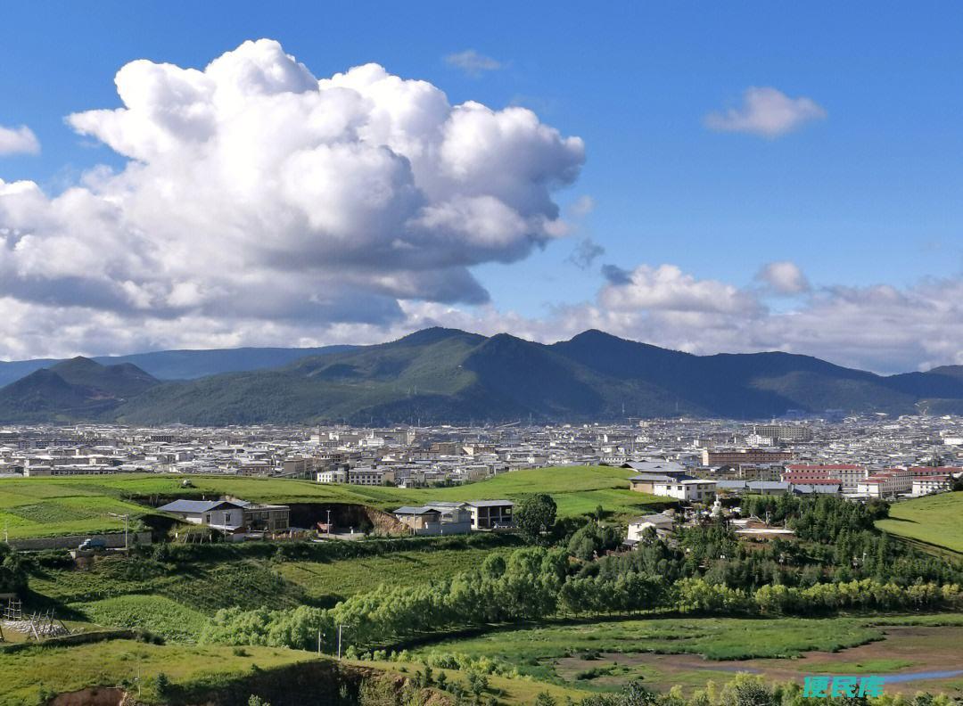 香格里拉的海拔高度（探索香格里拉海拔的高度）