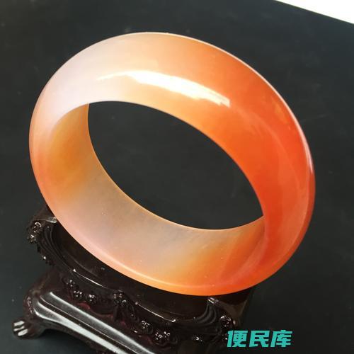 金丝玉手镯价格大概多少 (金丝玉手镯的大致价格)