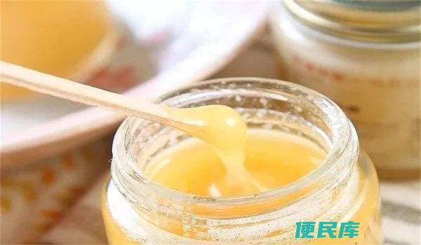 蜂蜜凝固和不凝固的比较（分析蜂蜜凝固和非凝固的优劣）