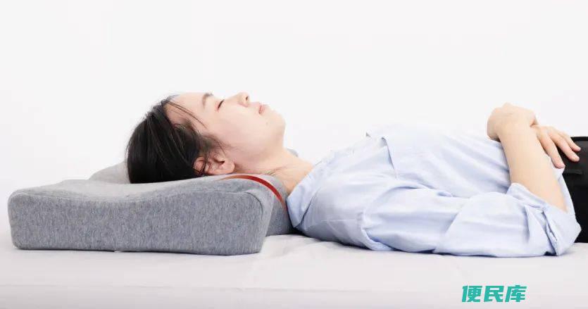 枕头高低对睡眠的影响（枕头高度对睡眠的影响及<font color='#ff7200'>好坏</font>）