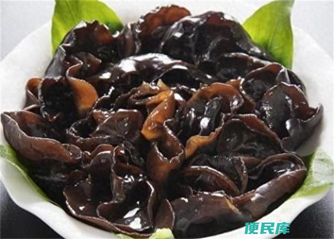 隔夜的木耳放在冰箱里还能吃吗（吃了隔夜的木耳会中毒吗）