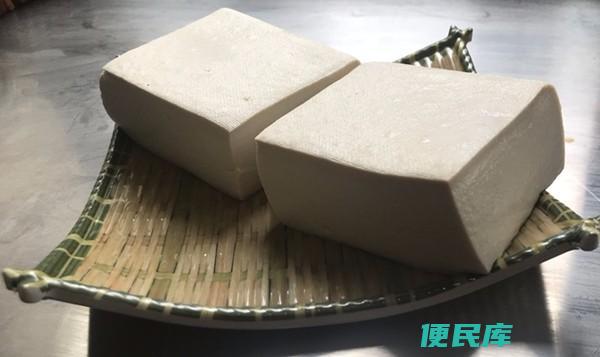 卤水豆腐和石膏豆腐的区别（卤水豆腐和石膏豆腐有什么区别）