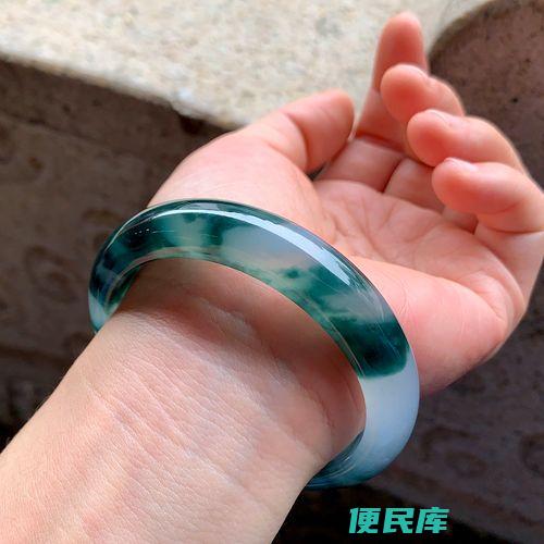 女命缺土适合佩戴什么（女命缺土可佩戴哪些饰品）