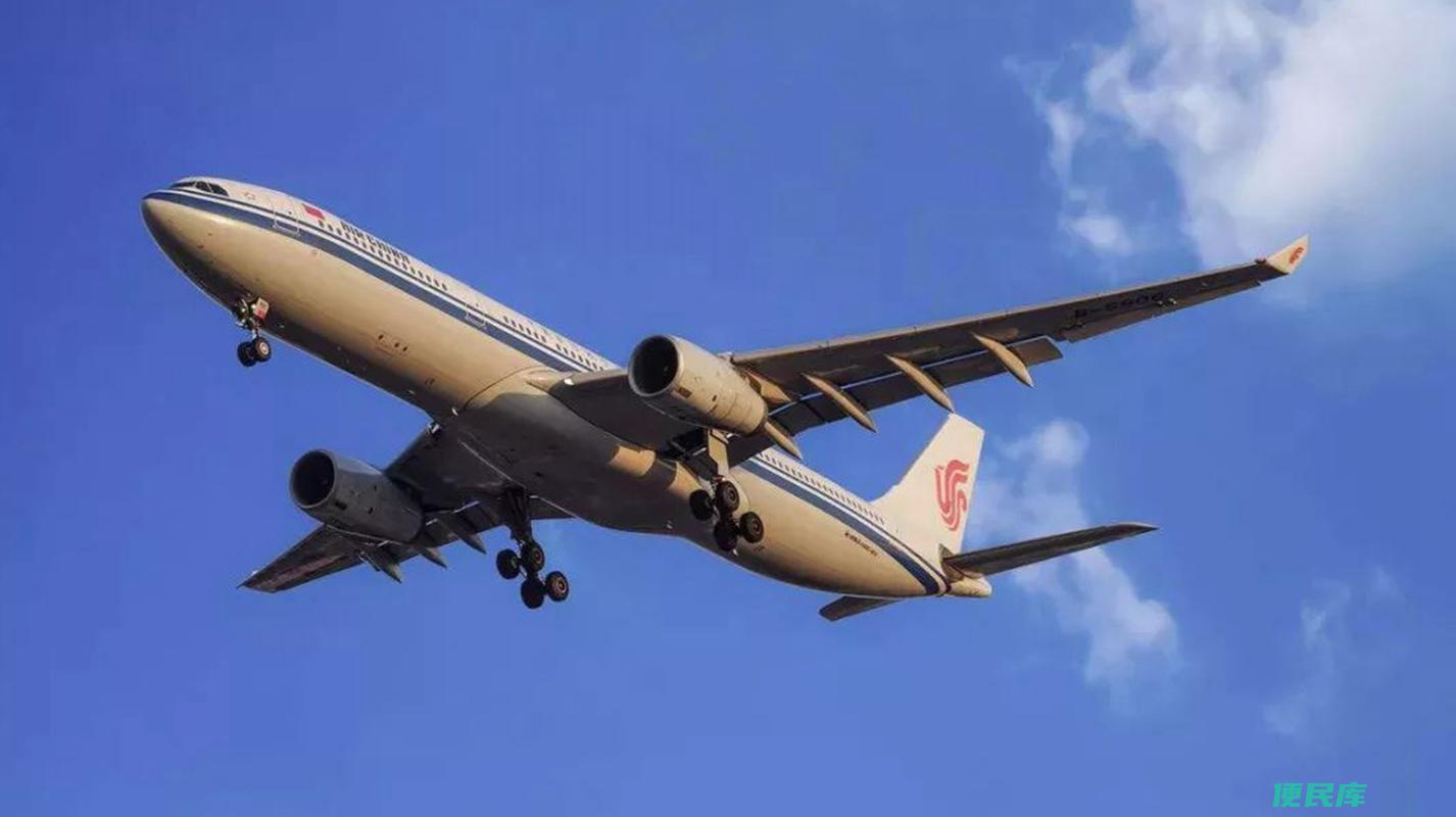 乘坐飞机提前到机场（乘坐飞机需要提前多久抵达机场）