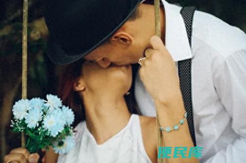怎么跟男生聊天找话题（和异性怎样聊天才能不冷场）