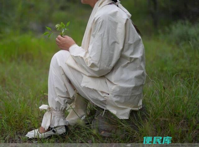 带孝期限多久不能去别人家（带孝的人多久不去别人家）