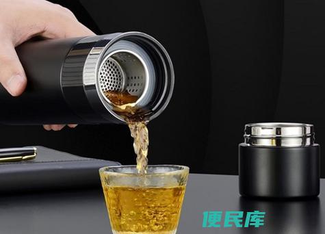 不锈钢保温杯泡茶危害（了解不锈钢保温杯泡茶可能产生的危害）