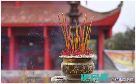 上香磕头的正确方法（为什么上香基本都是烧3根香呢）