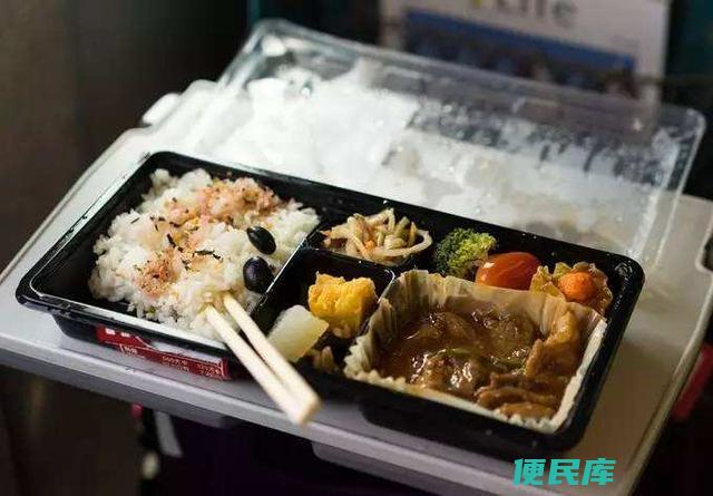 高铁上怎么点餐（高铁旅行中的点餐方式）